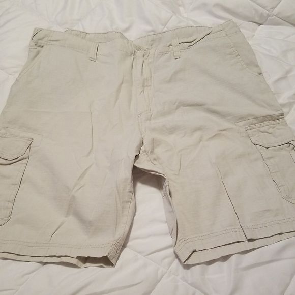 Mens Cargo shorts size 40 - Picture 2 of 5
